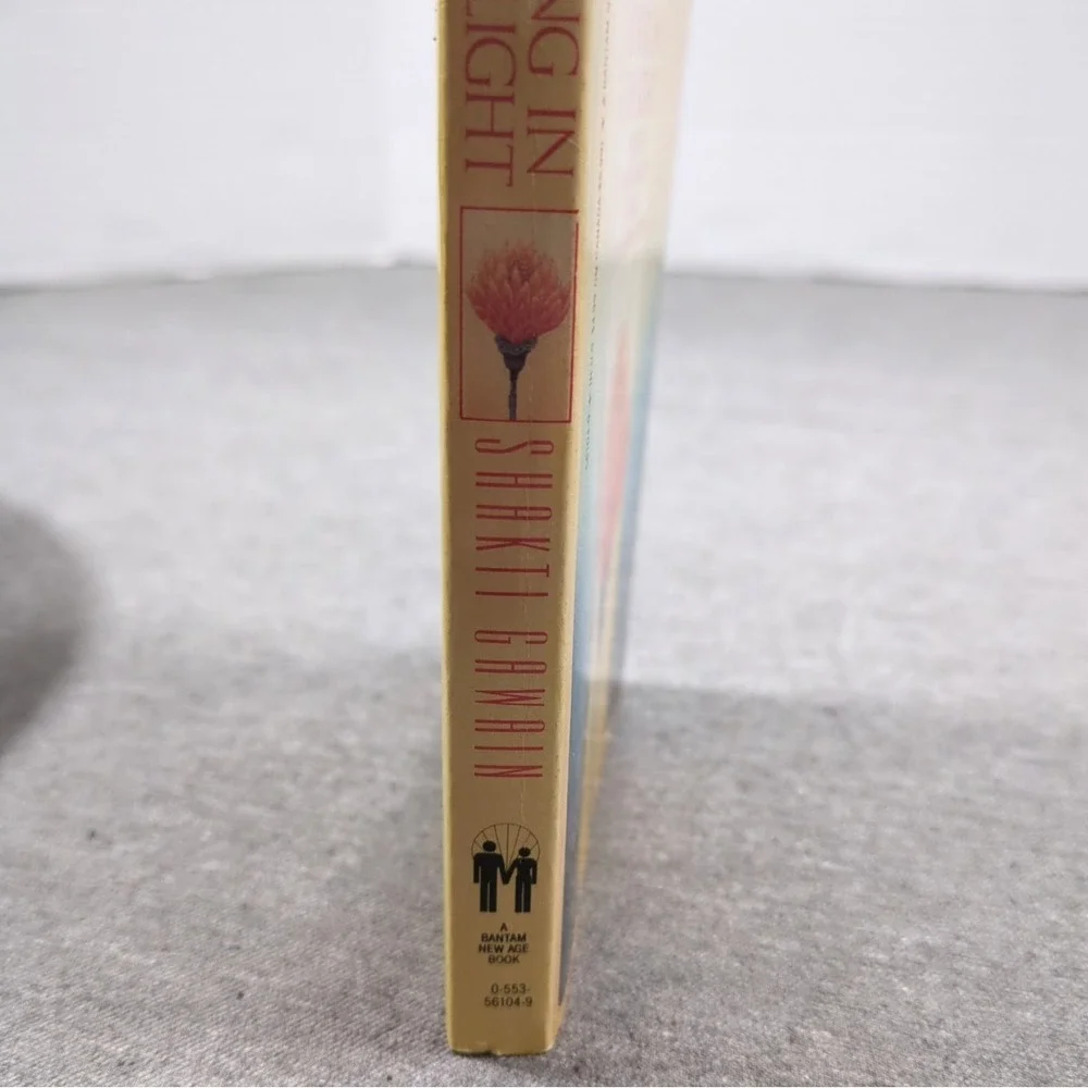 1993 Living In The Light‎ Shakti Gawain VTG Bantam Books Paperback 1st Printing